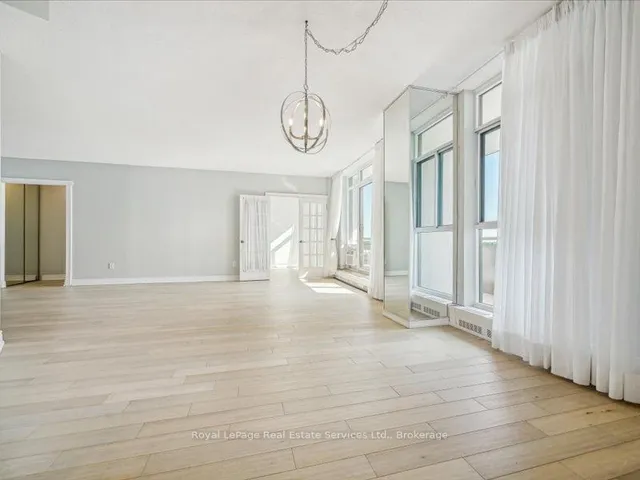 Additional property image - 5250 Lakeshore Rd Unit 708