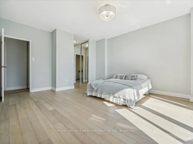 Additional property image - 5250 Lakeshore Rd Unit 708