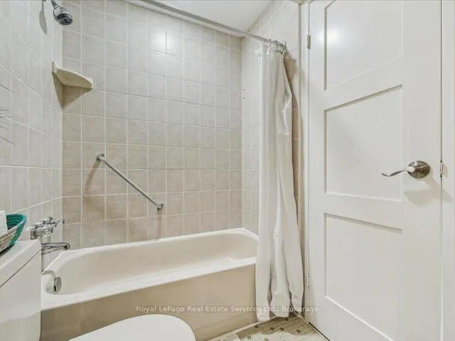 Additional property image - 5250 Lakeshore Rd Unit 708