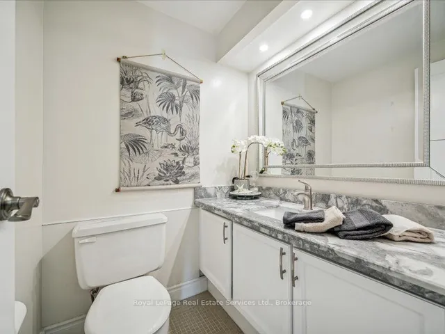 Additional property image - 5250 Lakeshore Rd Unit 708
