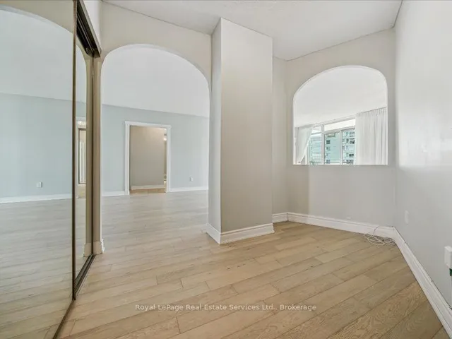 Additional property image - 5250 Lakeshore Rd Unit 708