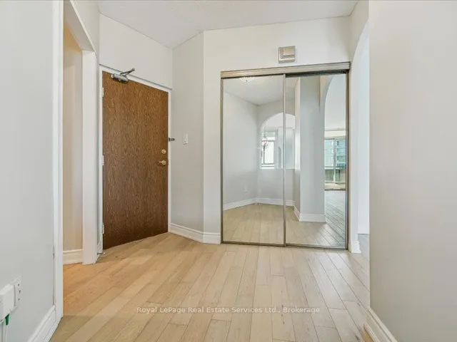 Additional property image - 5250 Lakeshore Rd Unit 708