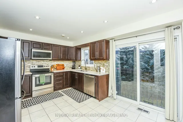 Additional property image - 4950 Albina Way Unit 20