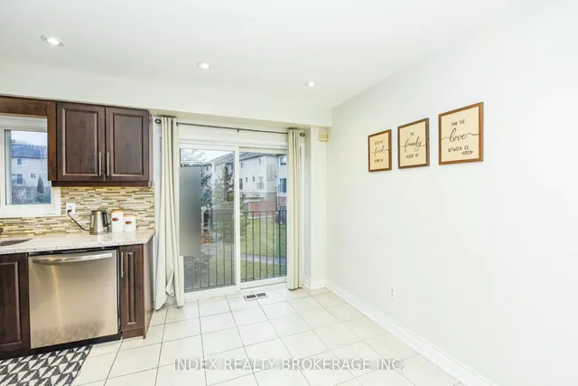Additional property image - 4950 Albina Way Unit 20