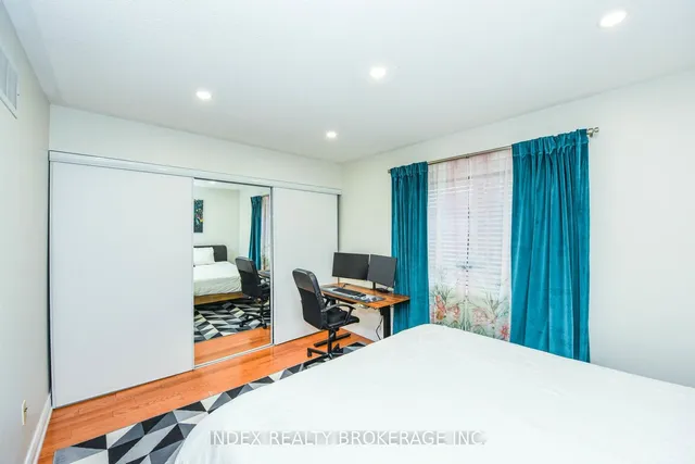 Additional property image - 4950 Albina Way Unit 20