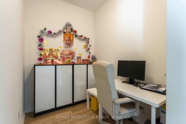 Additional property image - 2300 St Clair Ave Unit 308