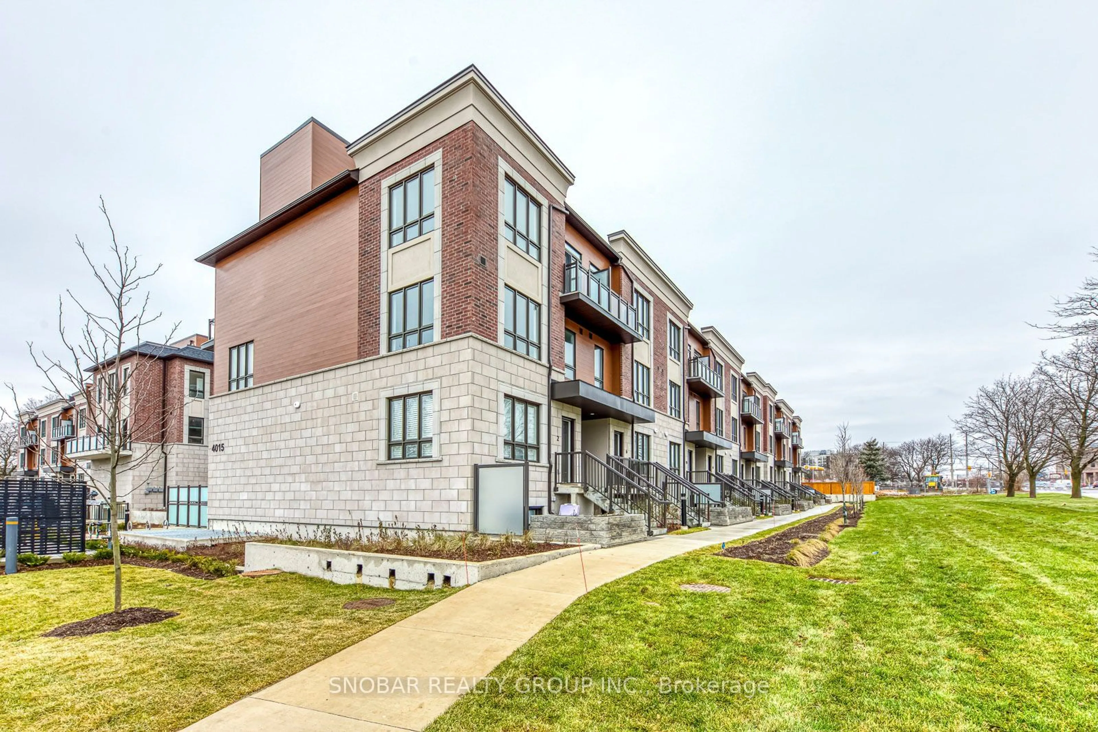 Unknown for 4015 Hickory Dr #TH18, Mississauga Ontario L4W 1L1