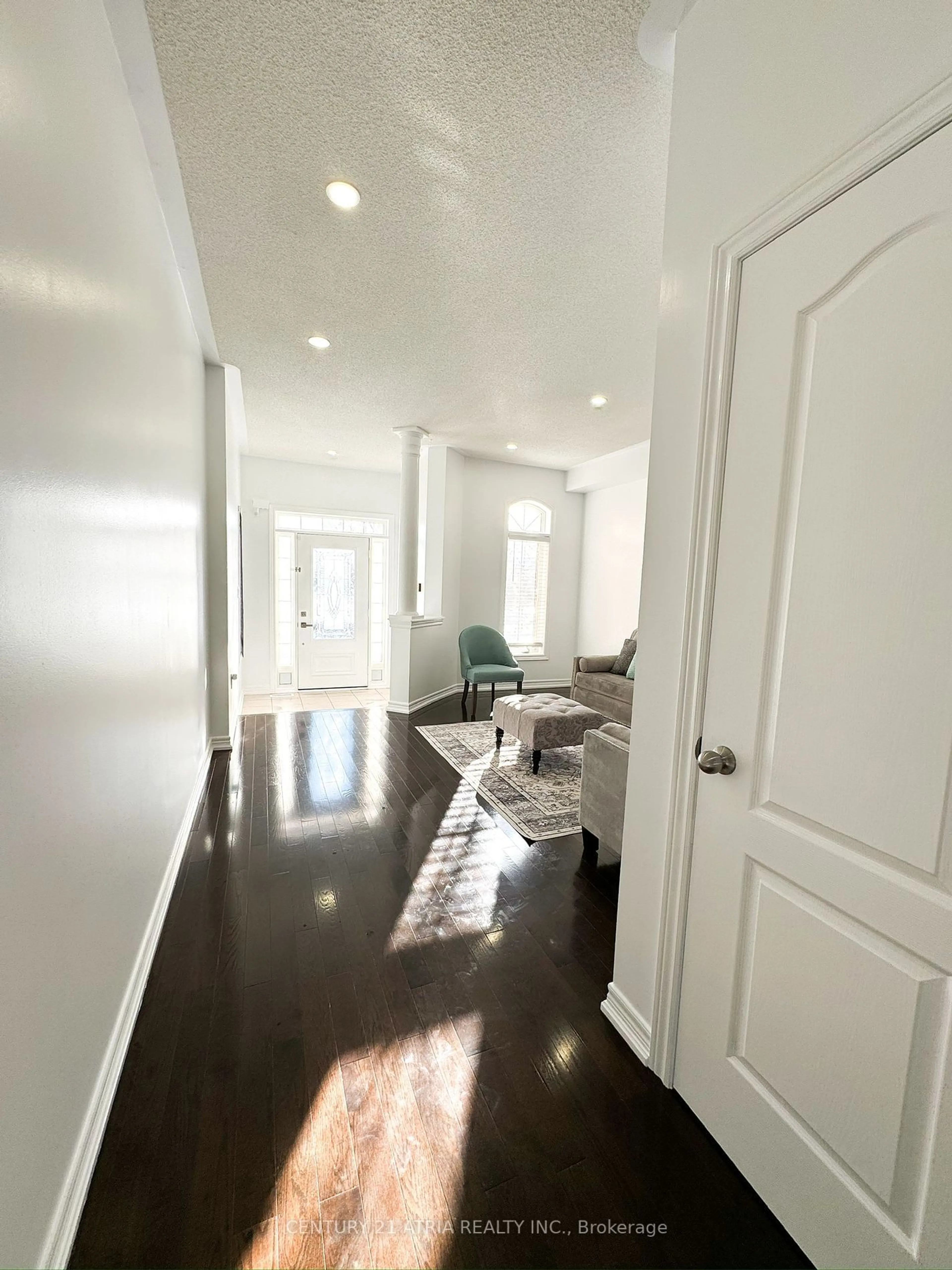 Indoor entryway for 403 Landsborough Ave, Milton Ontario L9T 7Y2