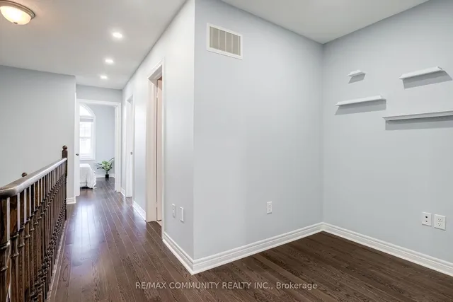 Additional property image - 31 Padbury Tr