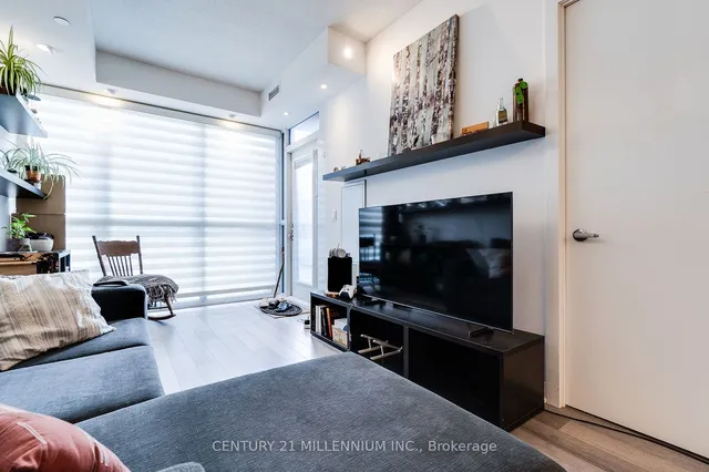 Additional property image - 5240 Dundas St Unit 215