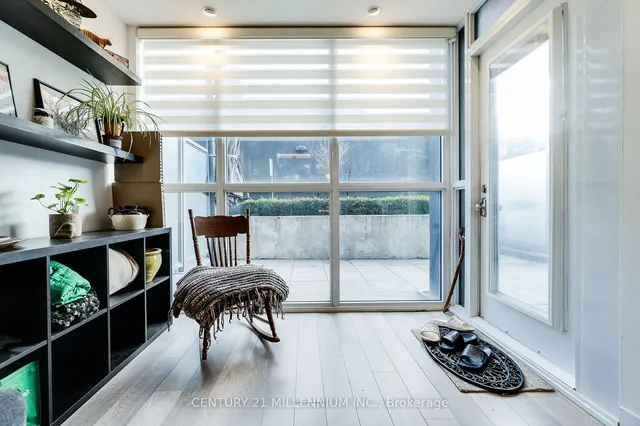 Additional property image - 5240 Dundas St Unit 215