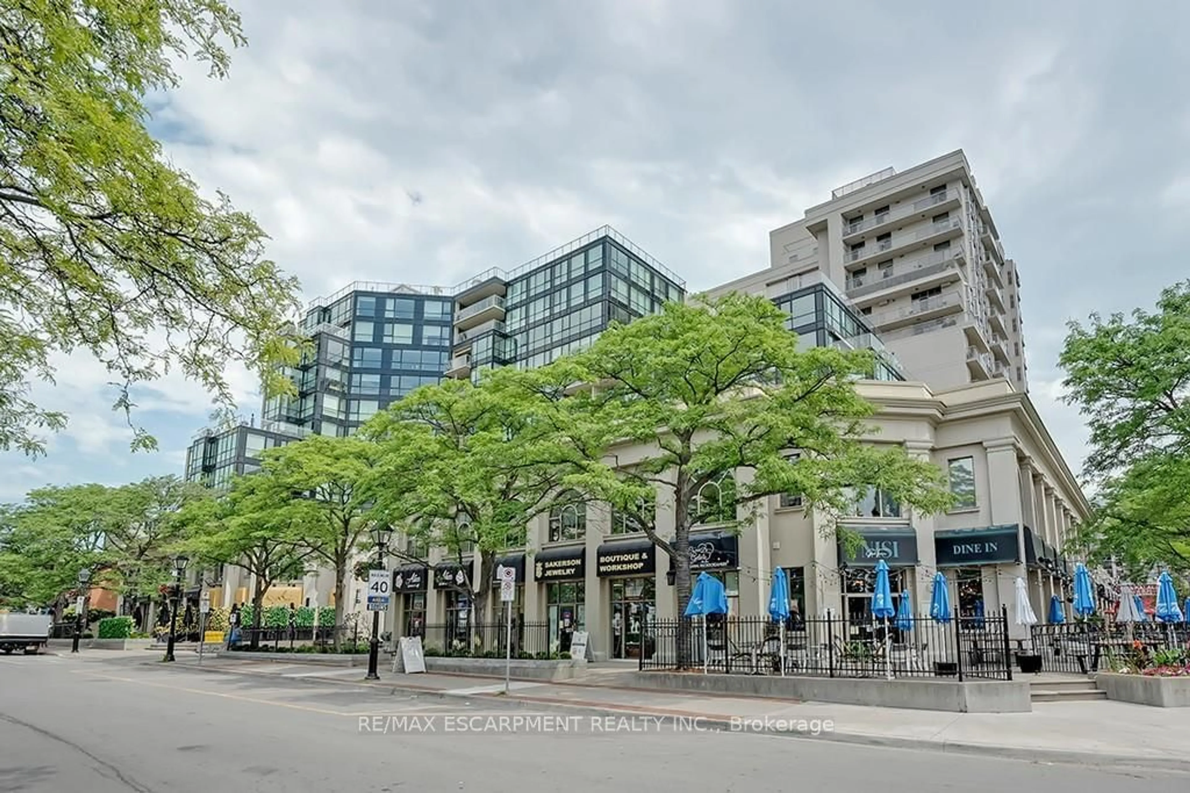 Patio, street for 415 LOCUST St #1001, Burlington Ontario L7S 2J2