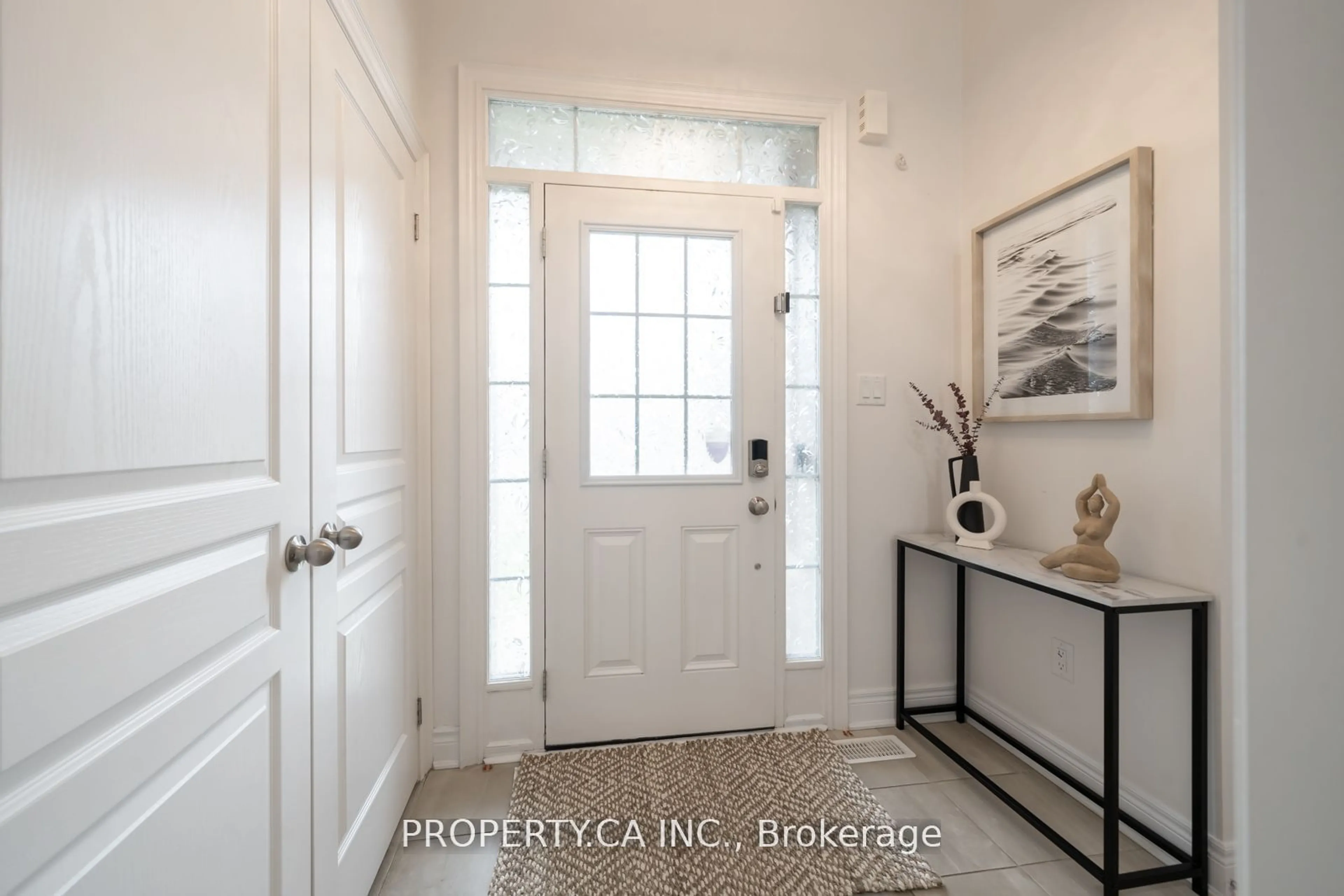 Indoor entryway for 1330 Restivo Lane, Milton Ontario L9E 1J9