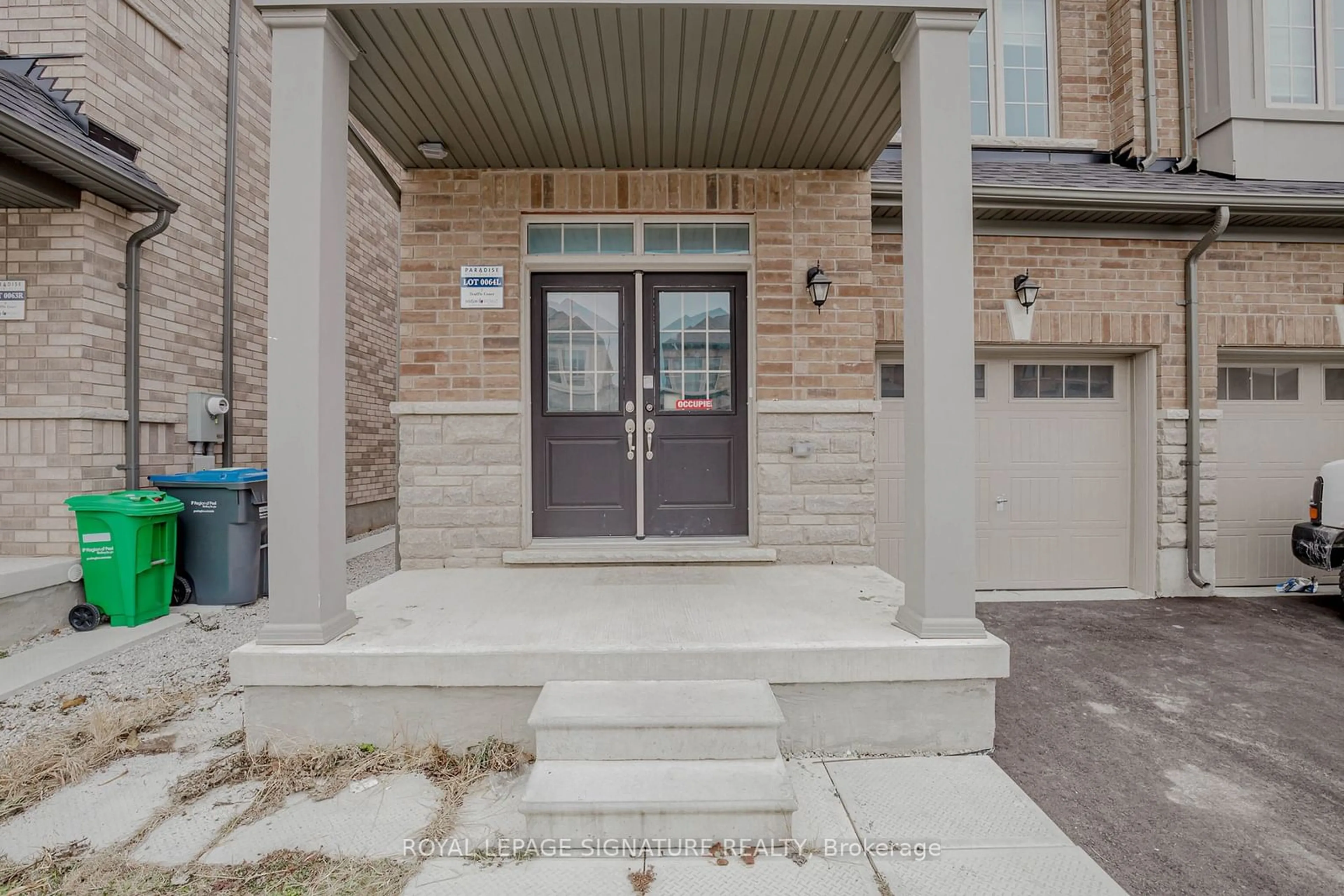 Indoor entryway for 7 Truffle Crt, Brampton Ontario L7A 5A6