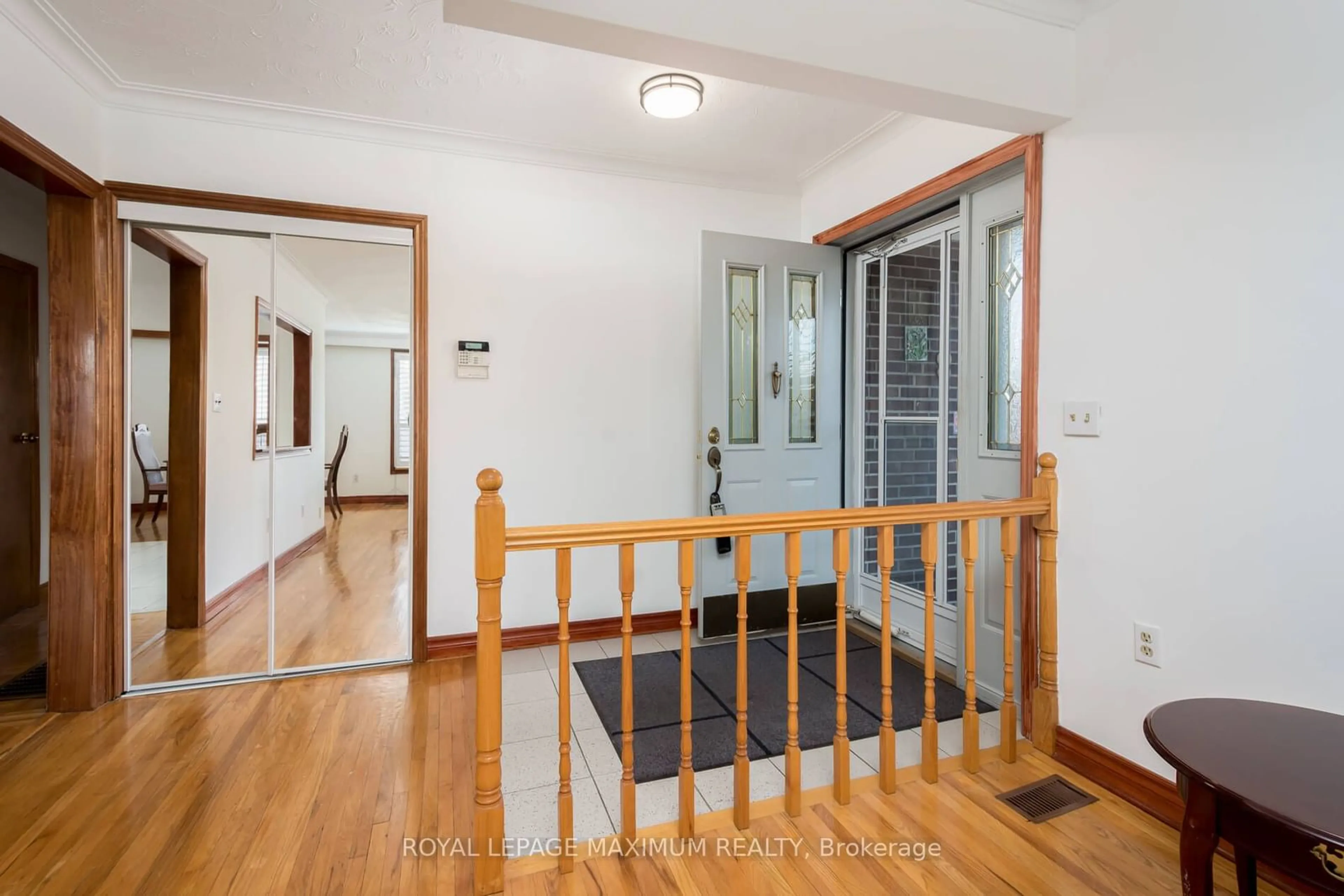 Indoor foyer for 88 Plunkett Rd, Toronto Ontario M9L 2J6