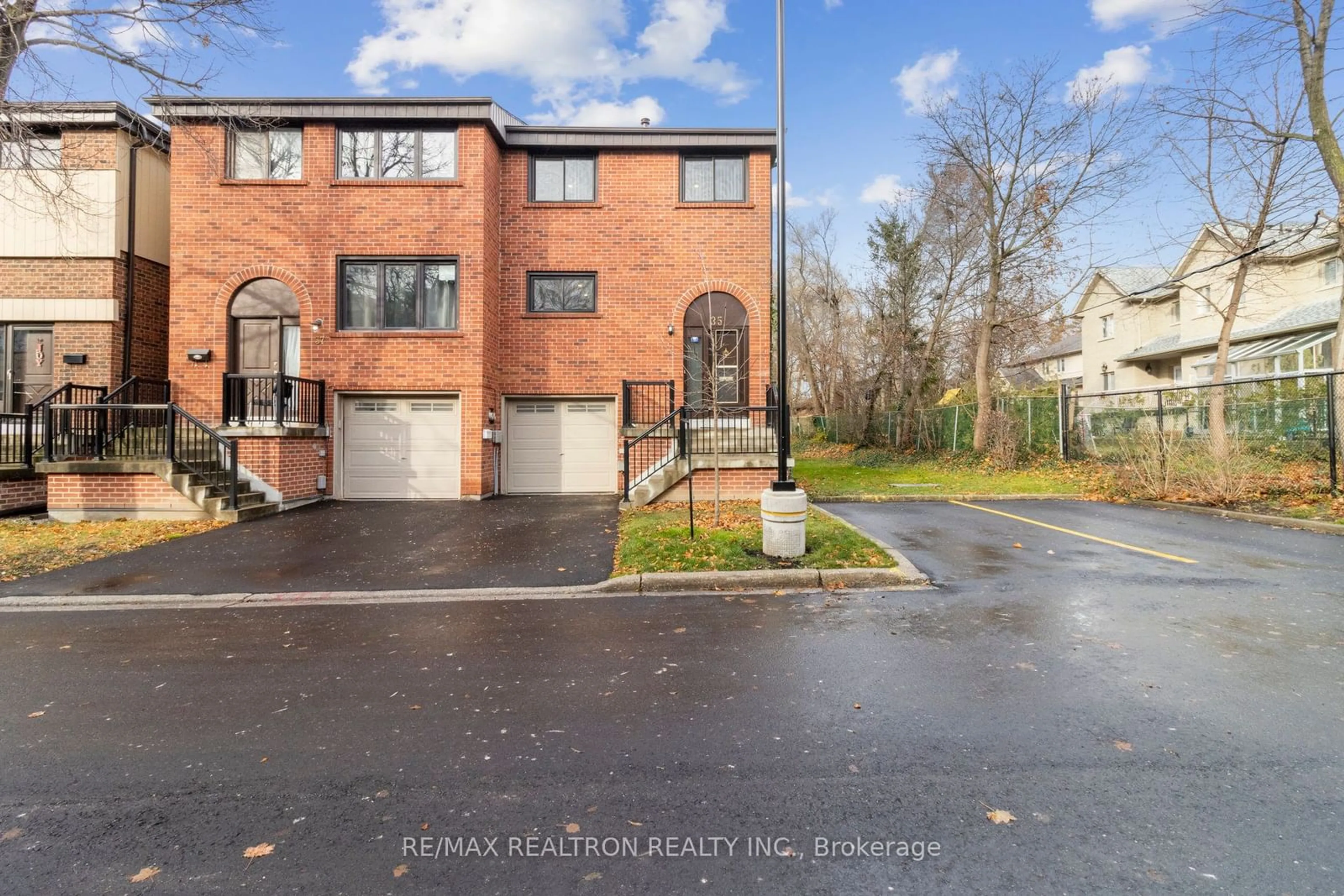 A pic from outside/outdoor area/front of a property/back of a property/a pic from drone, street for 35 Maple Branch Path, Toronto Ontario M9P 3T4