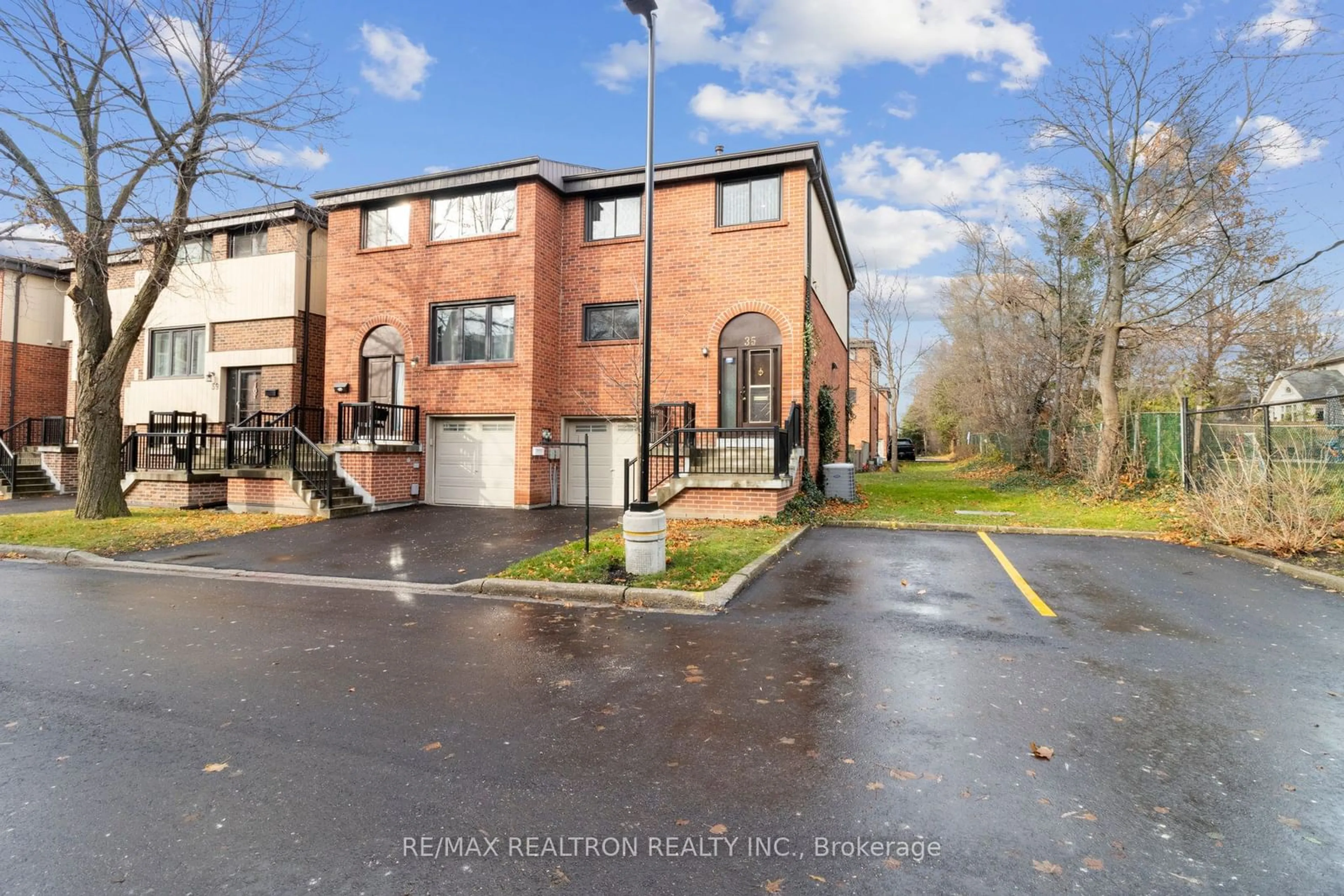 A pic from outside/outdoor area/front of a property/back of a property/a pic from drone, street for 35 Maple Branch Path, Toronto Ontario M9P 3T4