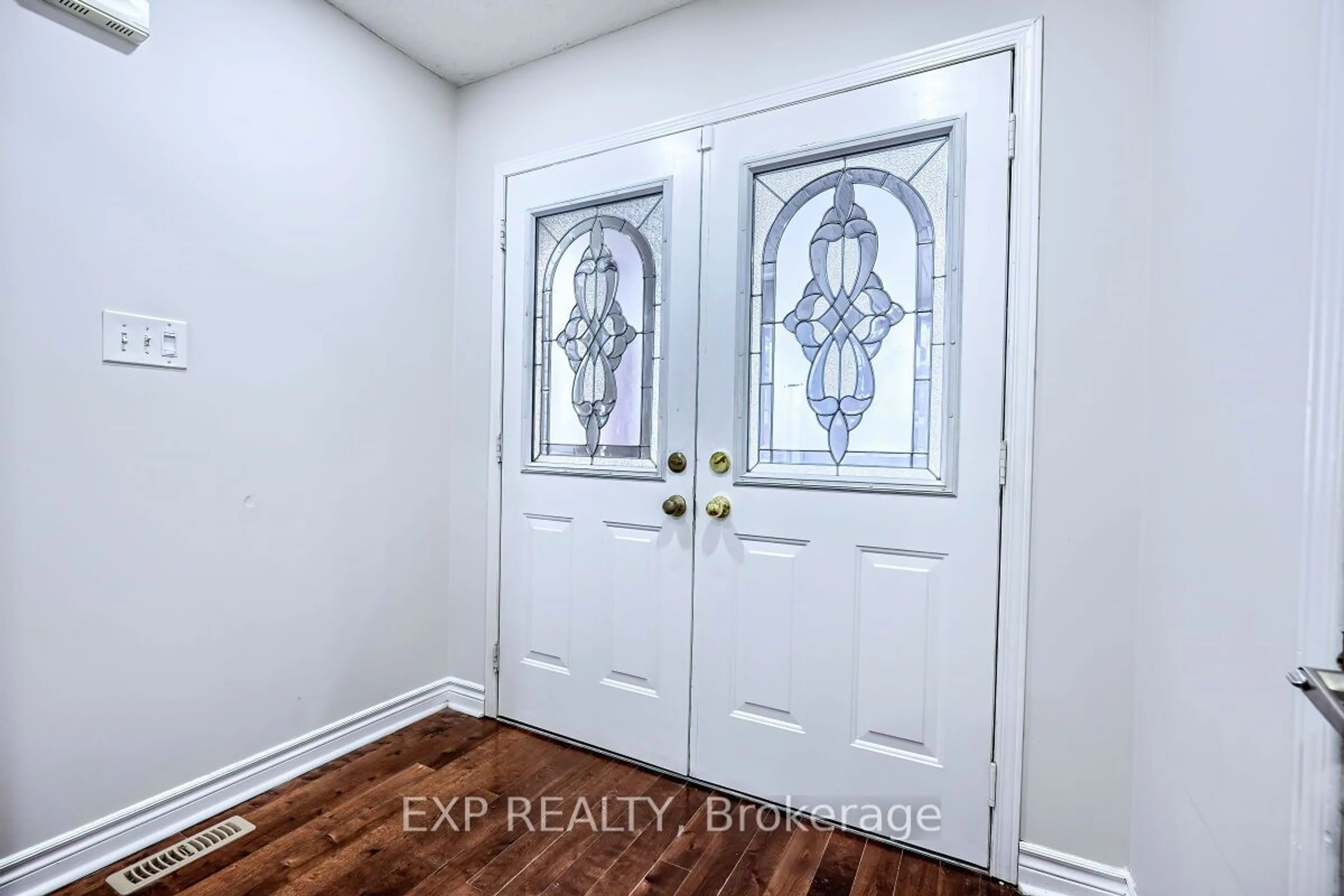 Indoor entryway for 247 Featherstone Rd, Milton Ontario L9T 7C3