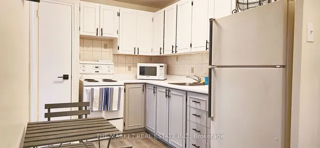Additional property image - 785 Brown's Line Unit 301