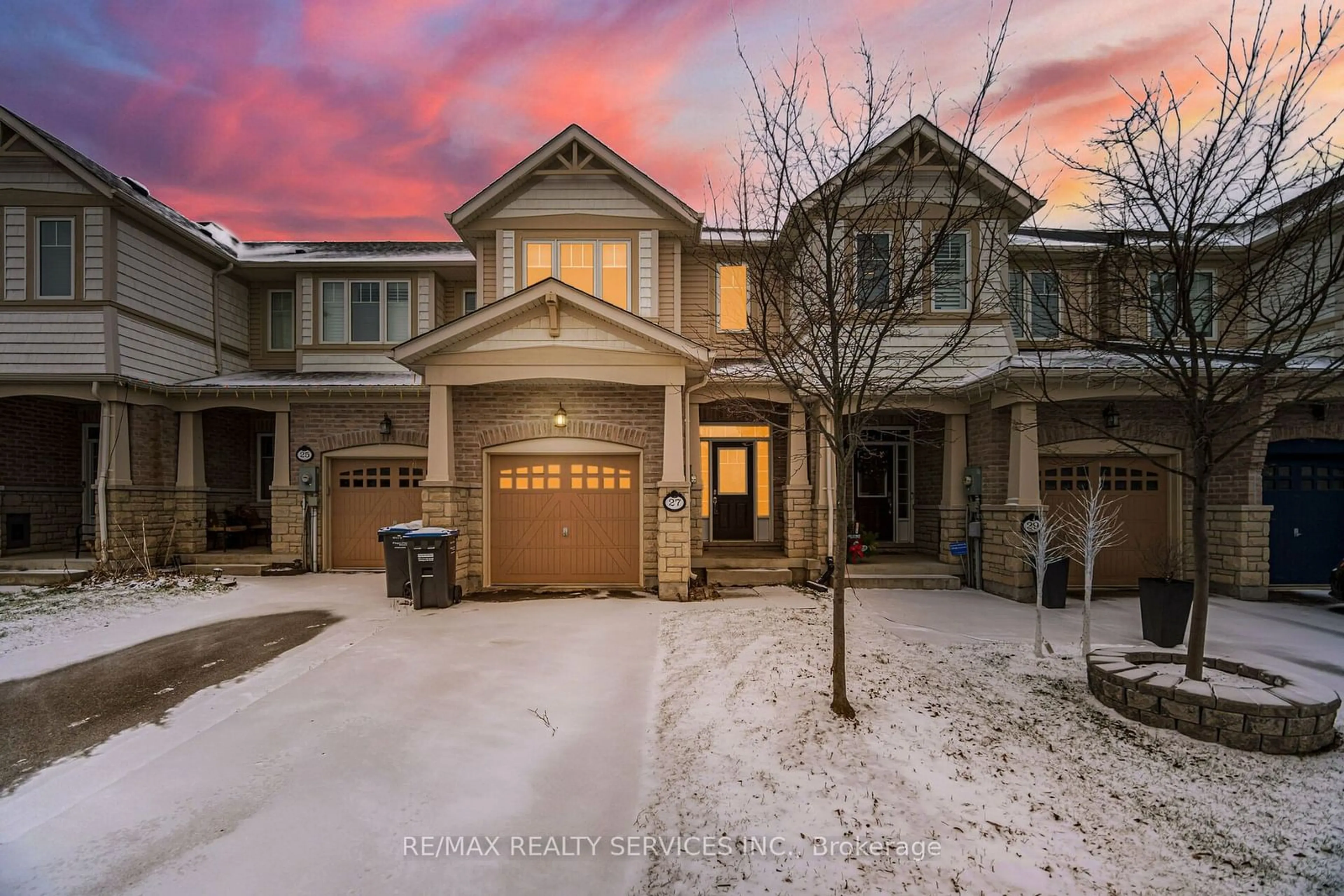 A pic from outside/outdoor area/front of a property/back of a property/a pic from drone, street for 27 Mcpherson Rd, Caledon Ontario L7C 3Y6