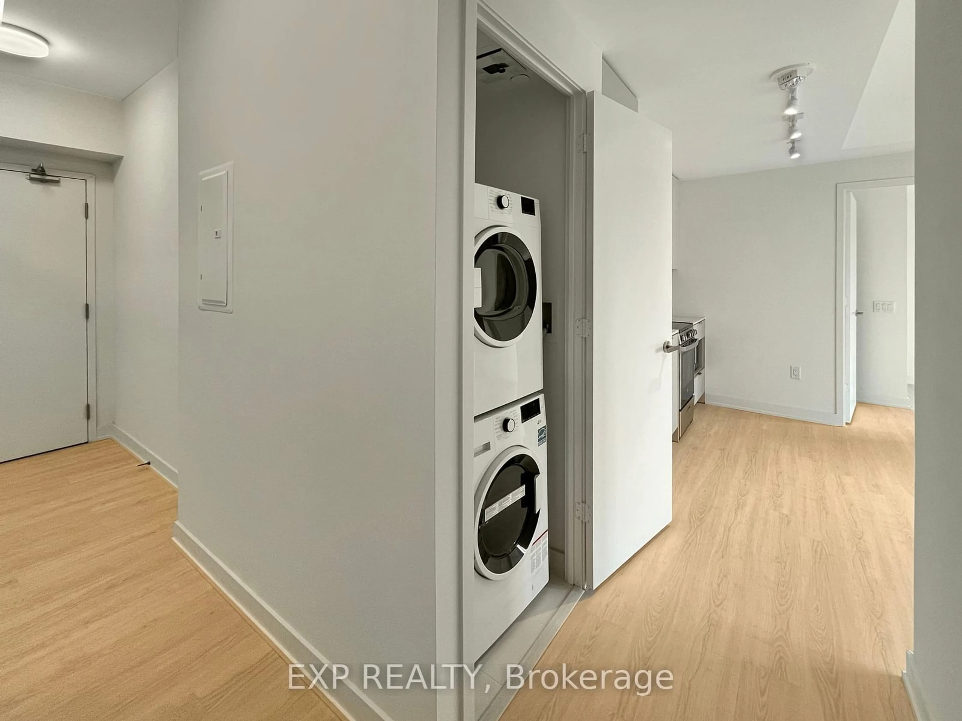 Laundry room for 3883 Quartz Rd #4701, Mississauga Ontario L5B 0M4