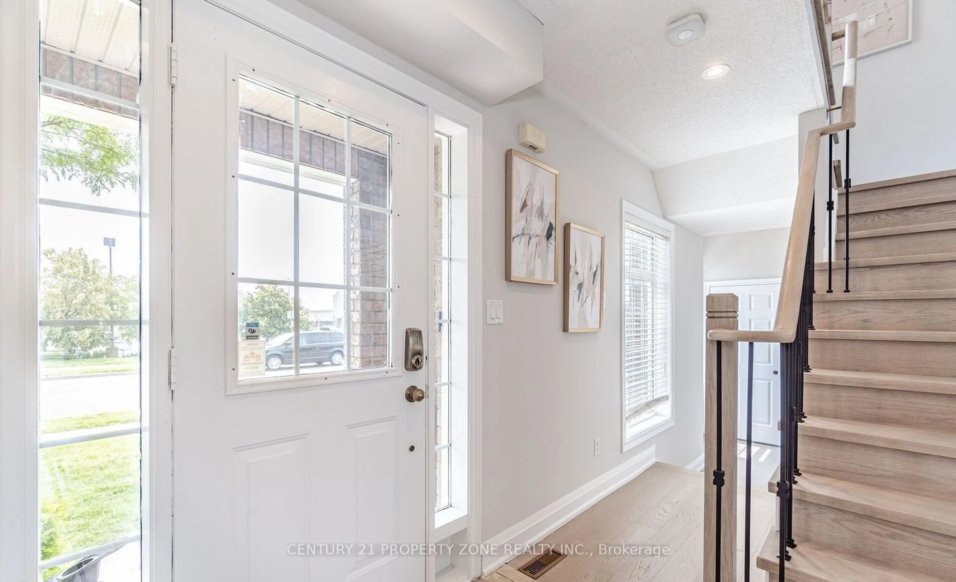 Indoor entryway for 1 Traymore St, Brampton Ontario L7A 2G2