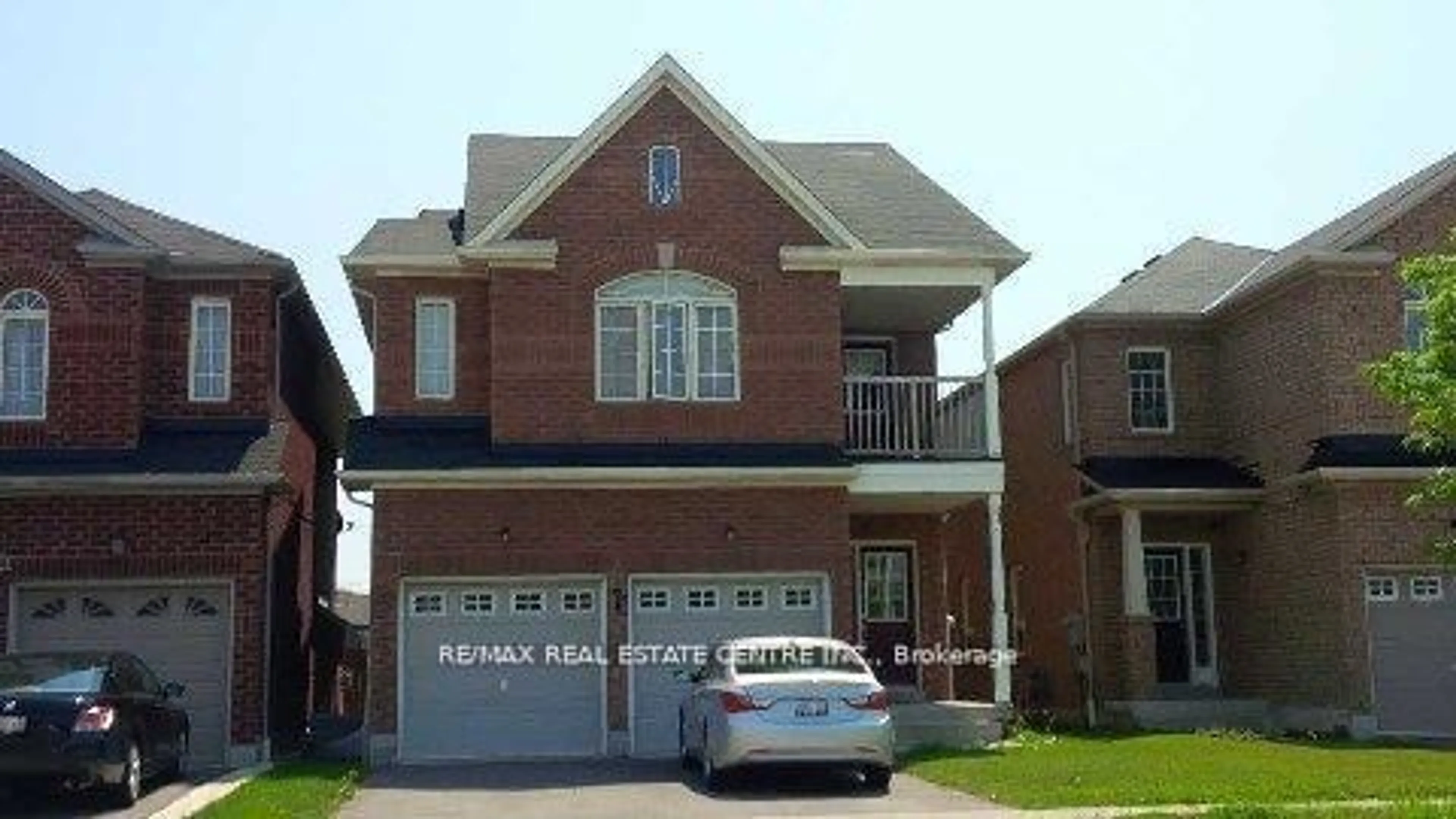 Home with brick exterior material, street for 506 Huntington Ridge Dr, Mississauga Ontario L5R 2X7