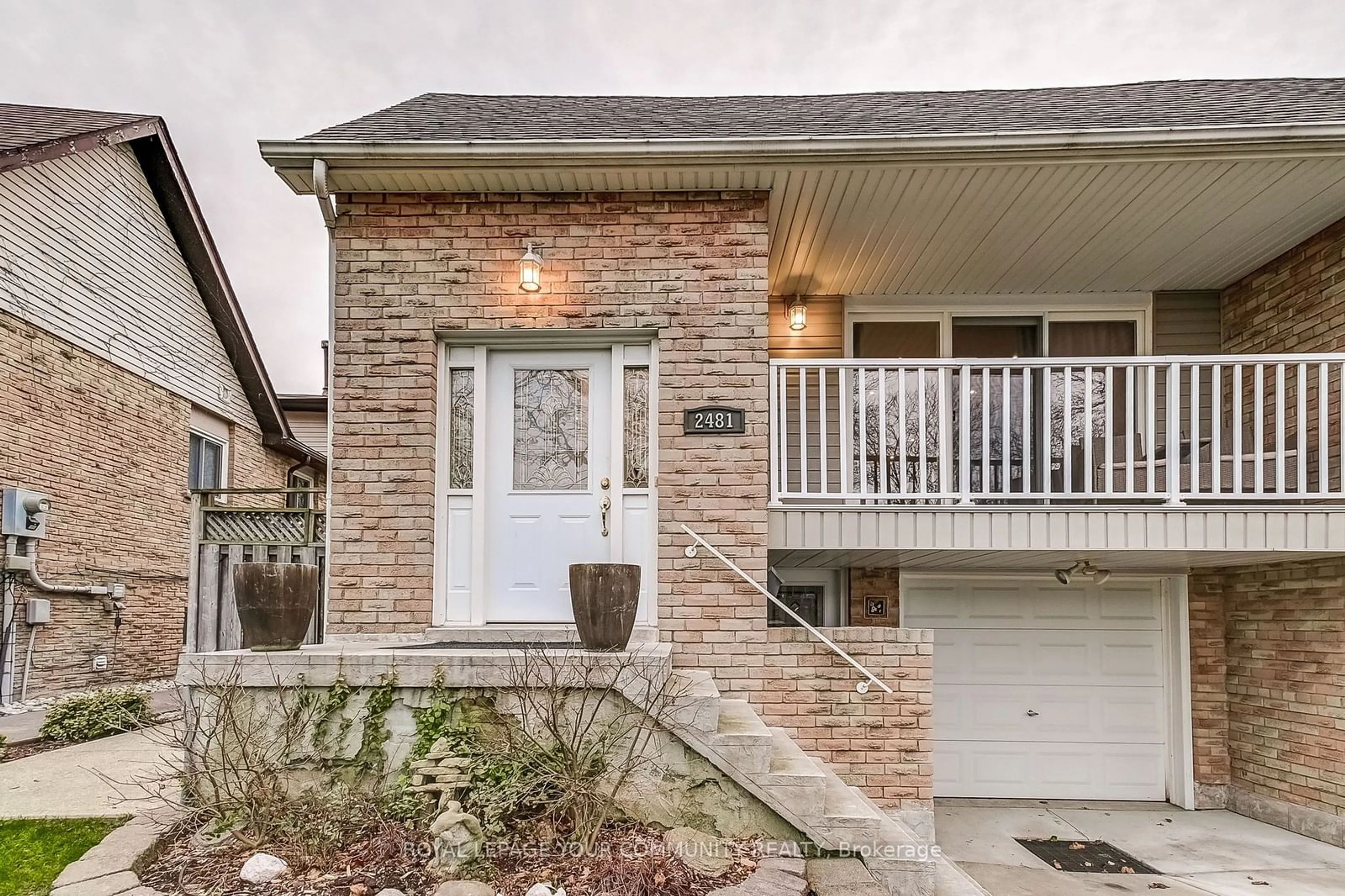 Home with brick exterior material, street for 2481 Cobbinshaw Circ, Mississauga Ontario L5N 2G2