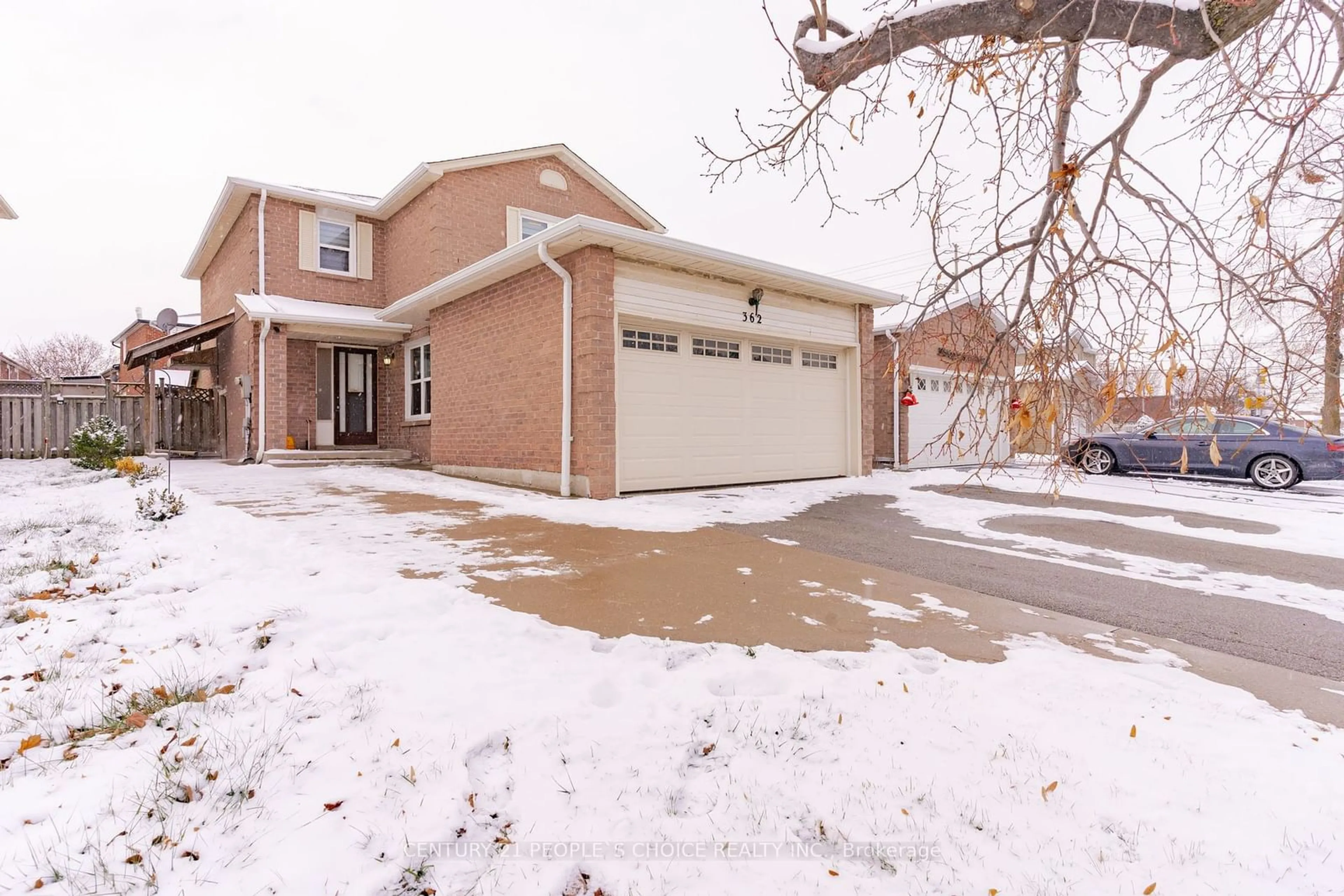 A pic from outside/outdoor area/front of a property/back of a property/a pic from drone, street for 362 Kingsbridge Garden Circ, Mississauga Ontario L5R 1K8