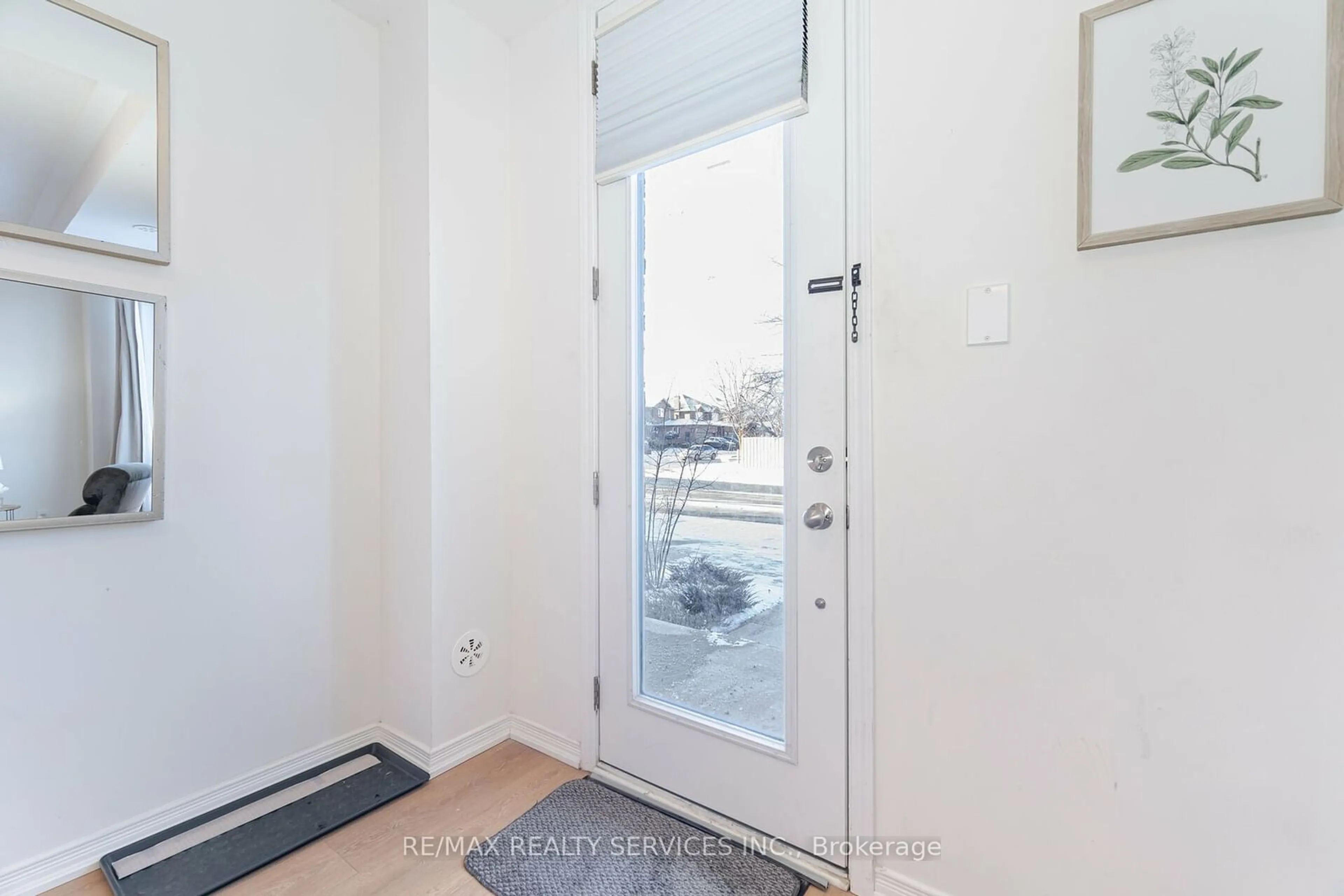 Indoor entryway for 26 Humberwood Blvd #1, Toronto Ontario M9W 0G1