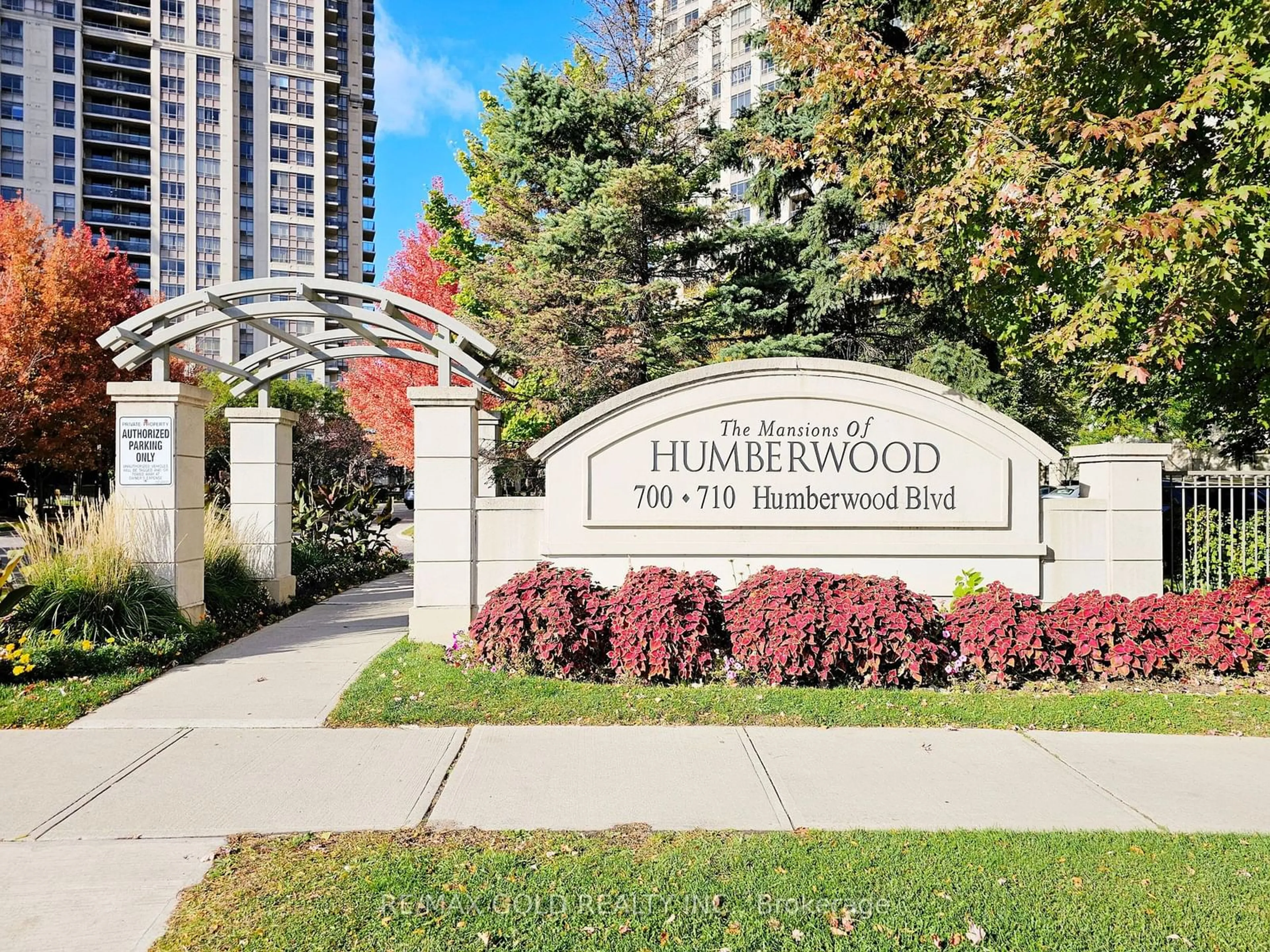 Indoor foyer for 710 Humberwood Blvd #813, Toronto Ontario M9W 7J5