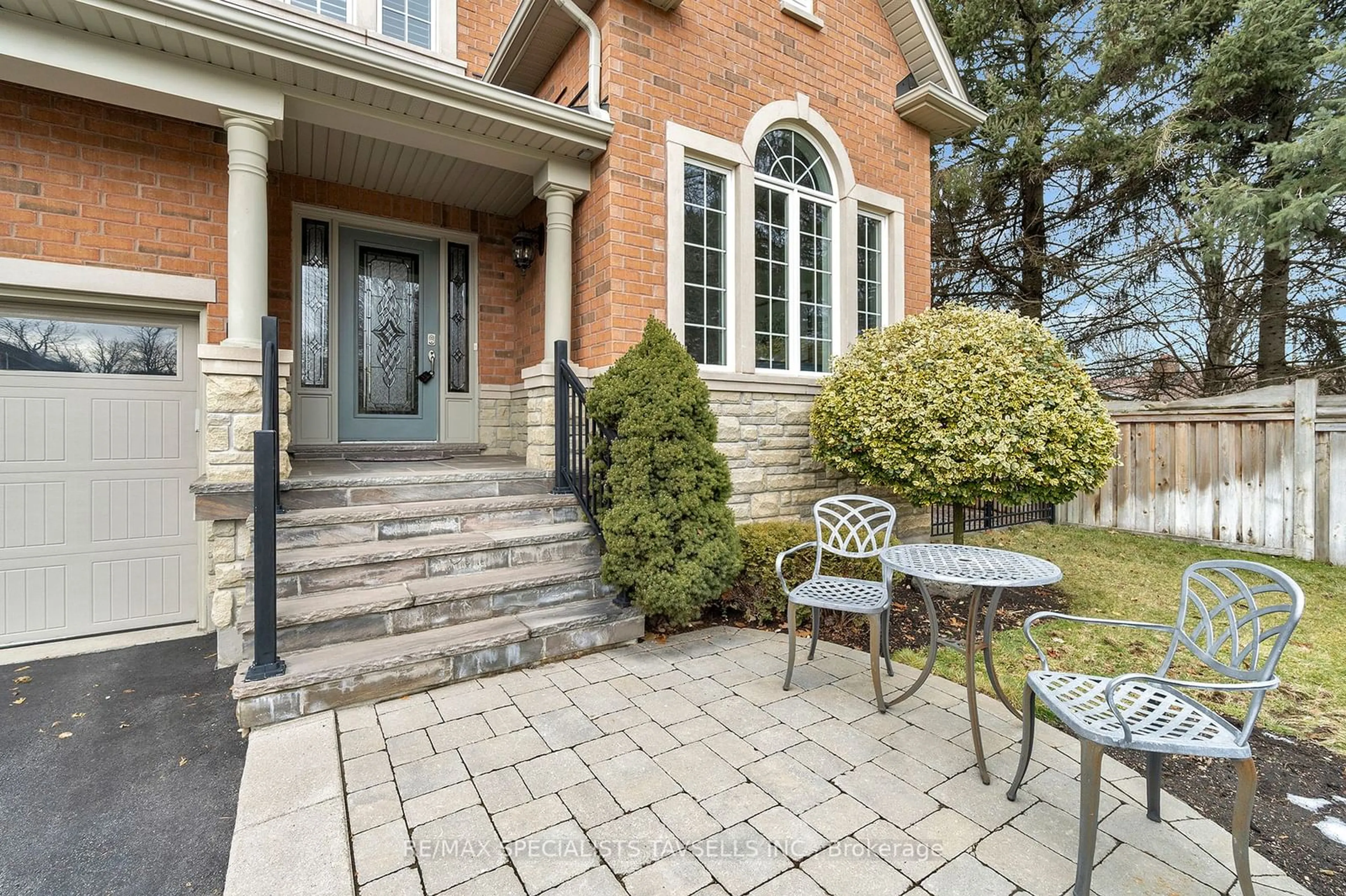 Home with brick exterior material, street for 26 Antrim Crt, Caledon Ontario L7C 1R1