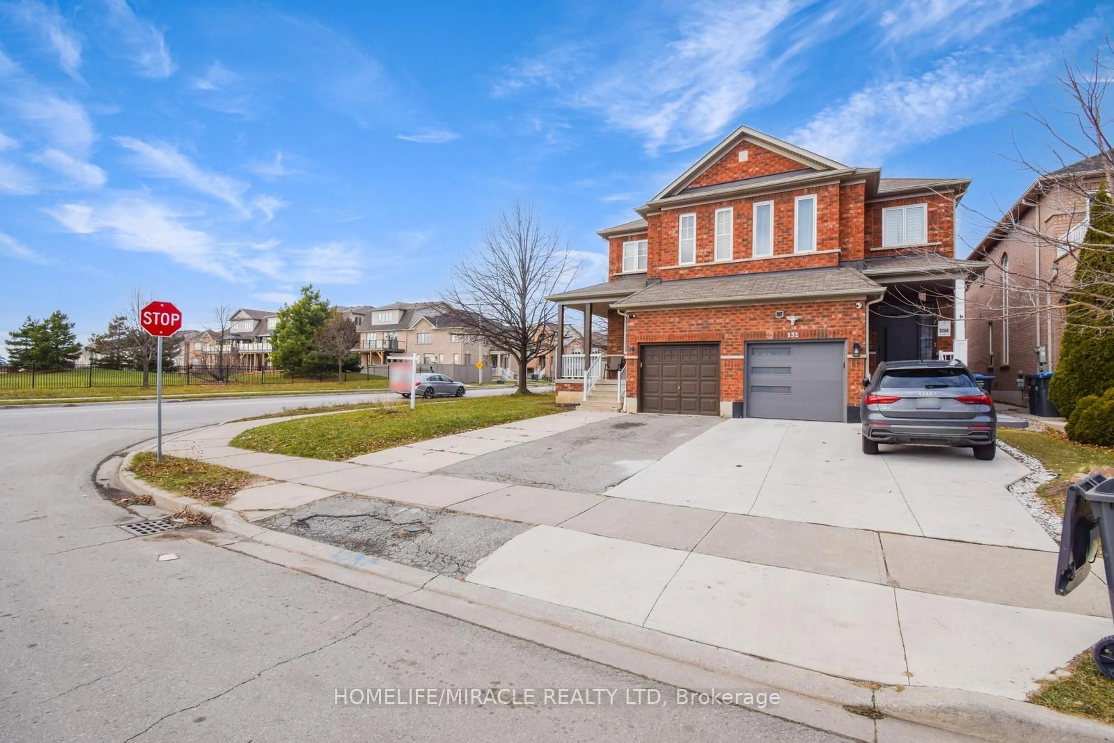 A pic from outside/outdoor area/front of a property/back of a property/a pic from drone, street for 46 Clementine Dr, Brampton Ontario L6Y 5M3