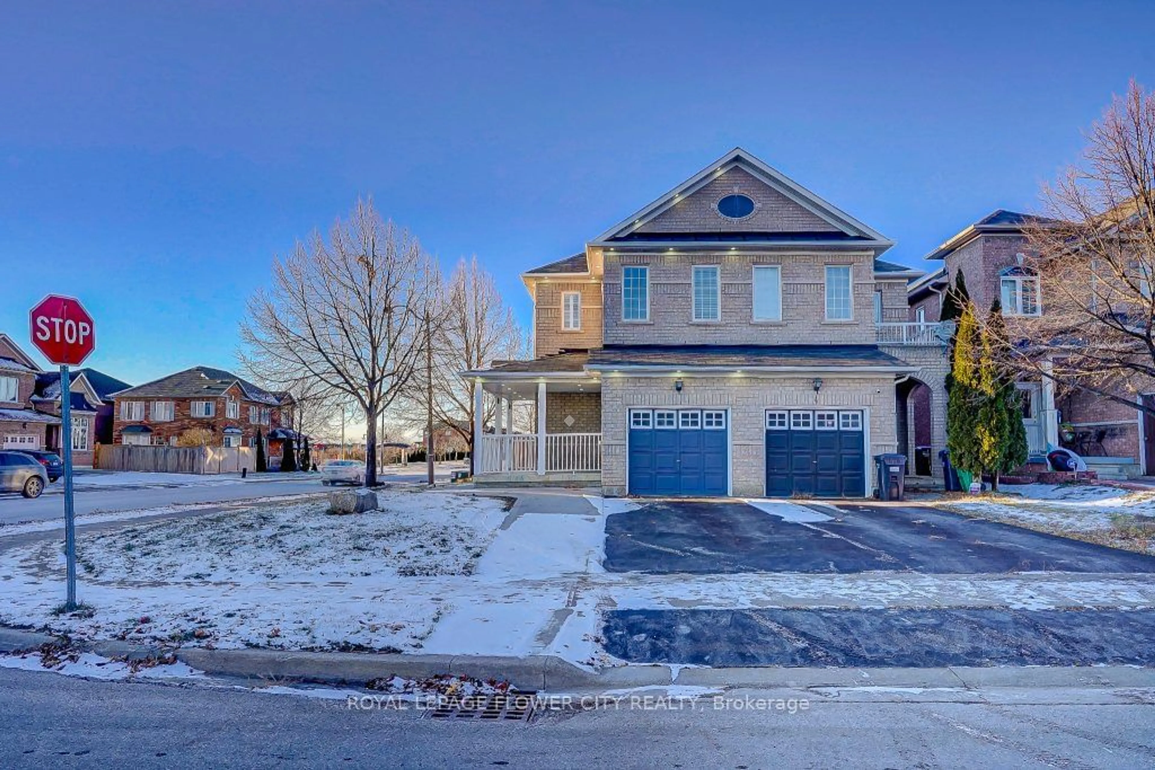 A pic from outside/outdoor area/front of a property/back of a property/a pic from drone, street for 99 SOUTHLAKE Blvd, Brampton Ontario L6V 4S8