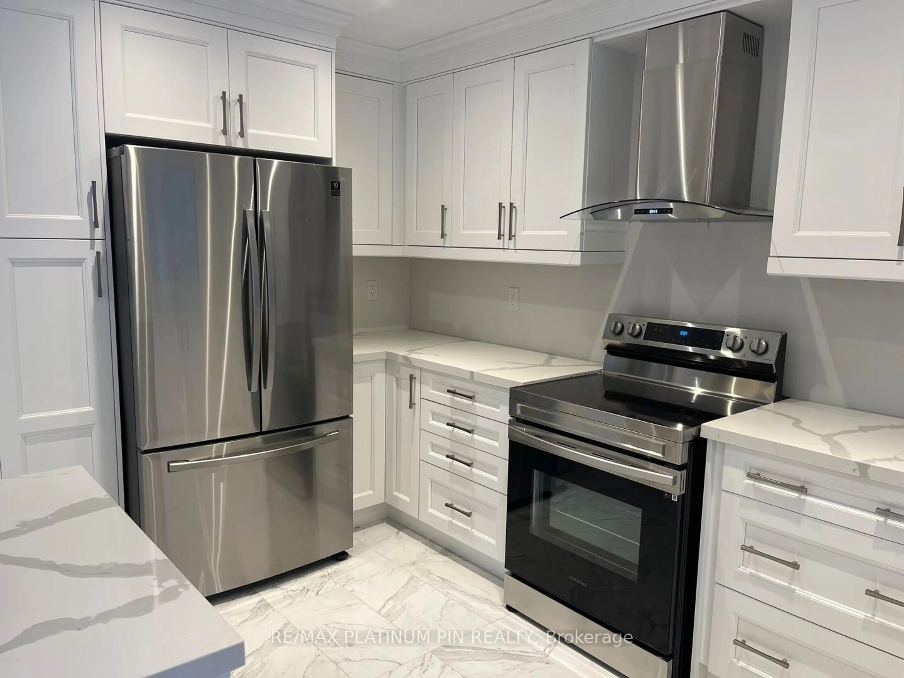 Standard kitchen, unknown for 2577 Islington Ave, Toronto Ontario M9V 4A2