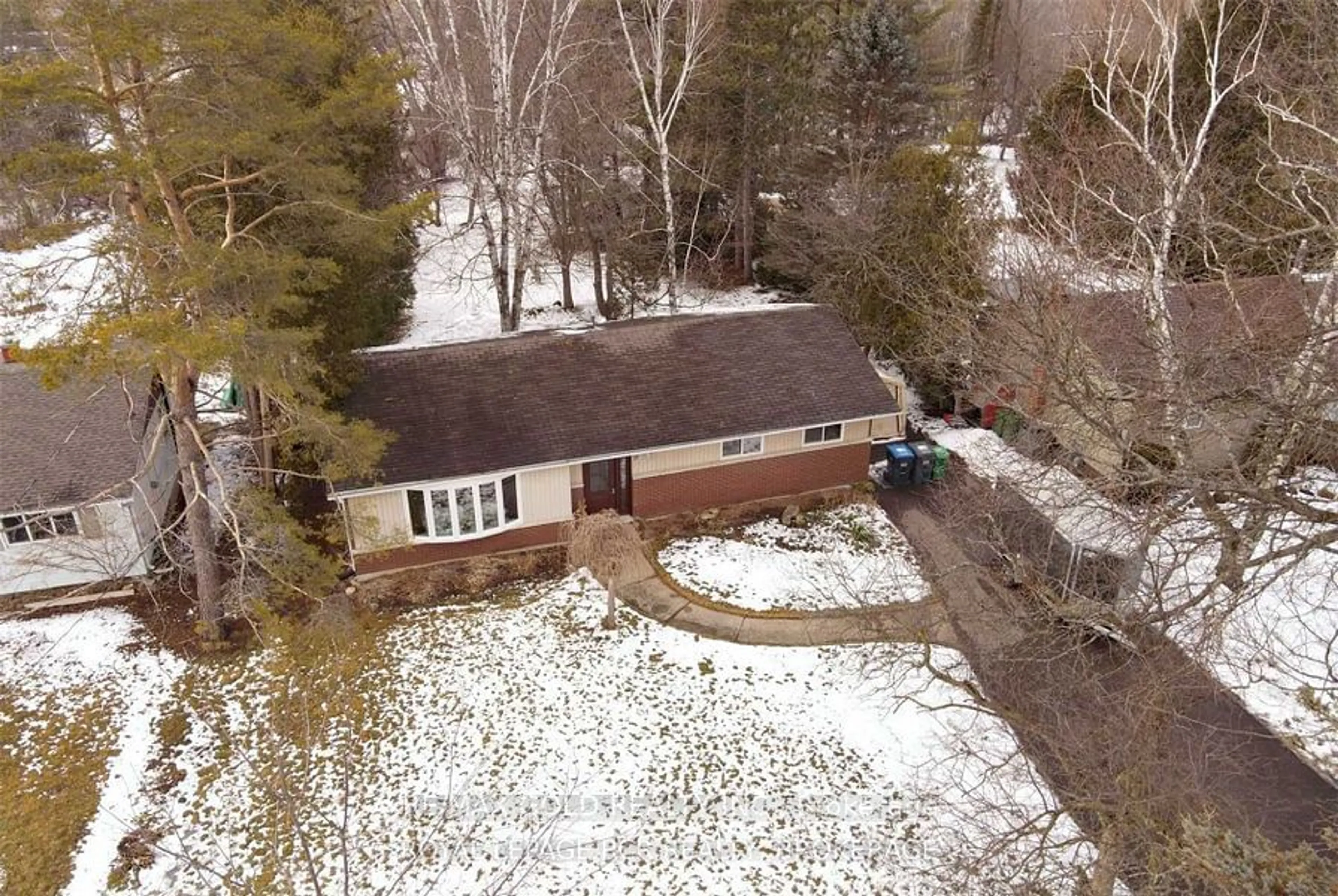 A pic from outside/outdoor area/front of a property/back of a property/a pic from drone, water/lake/river/ocean view for 17 Larry St, Caledon Ontario L7C 1K6