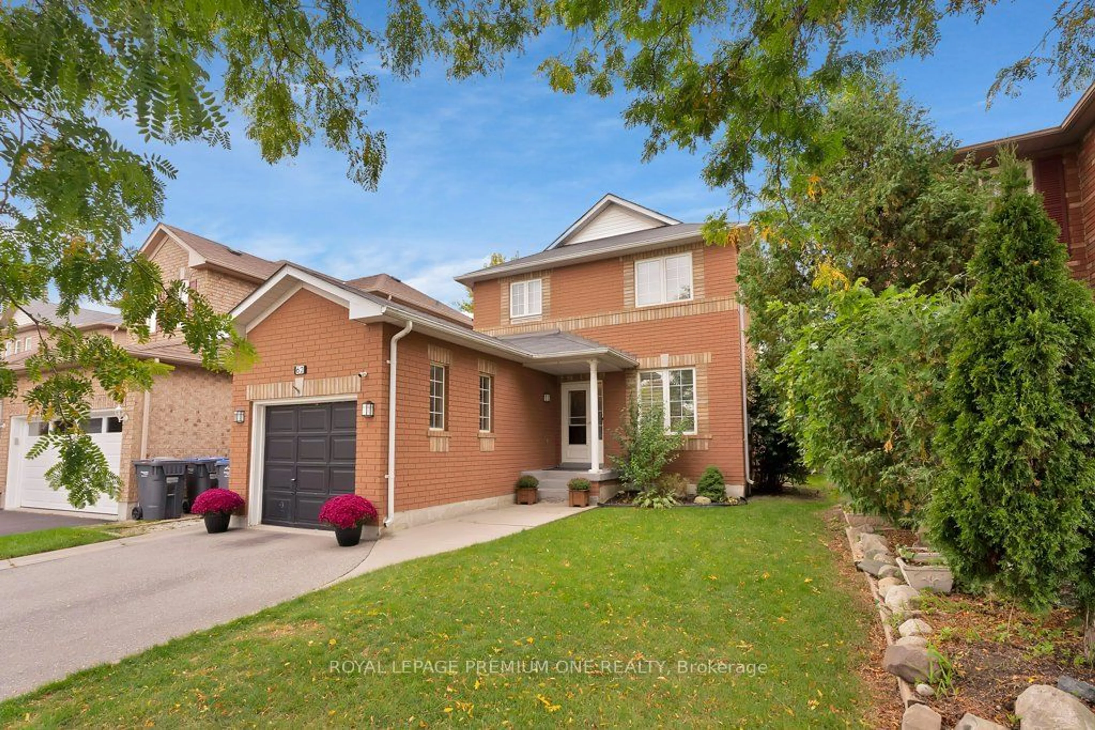 Home with brick exterior material, street for 62 Twin Willow Cres, Brampton Ontario L7A 1K2