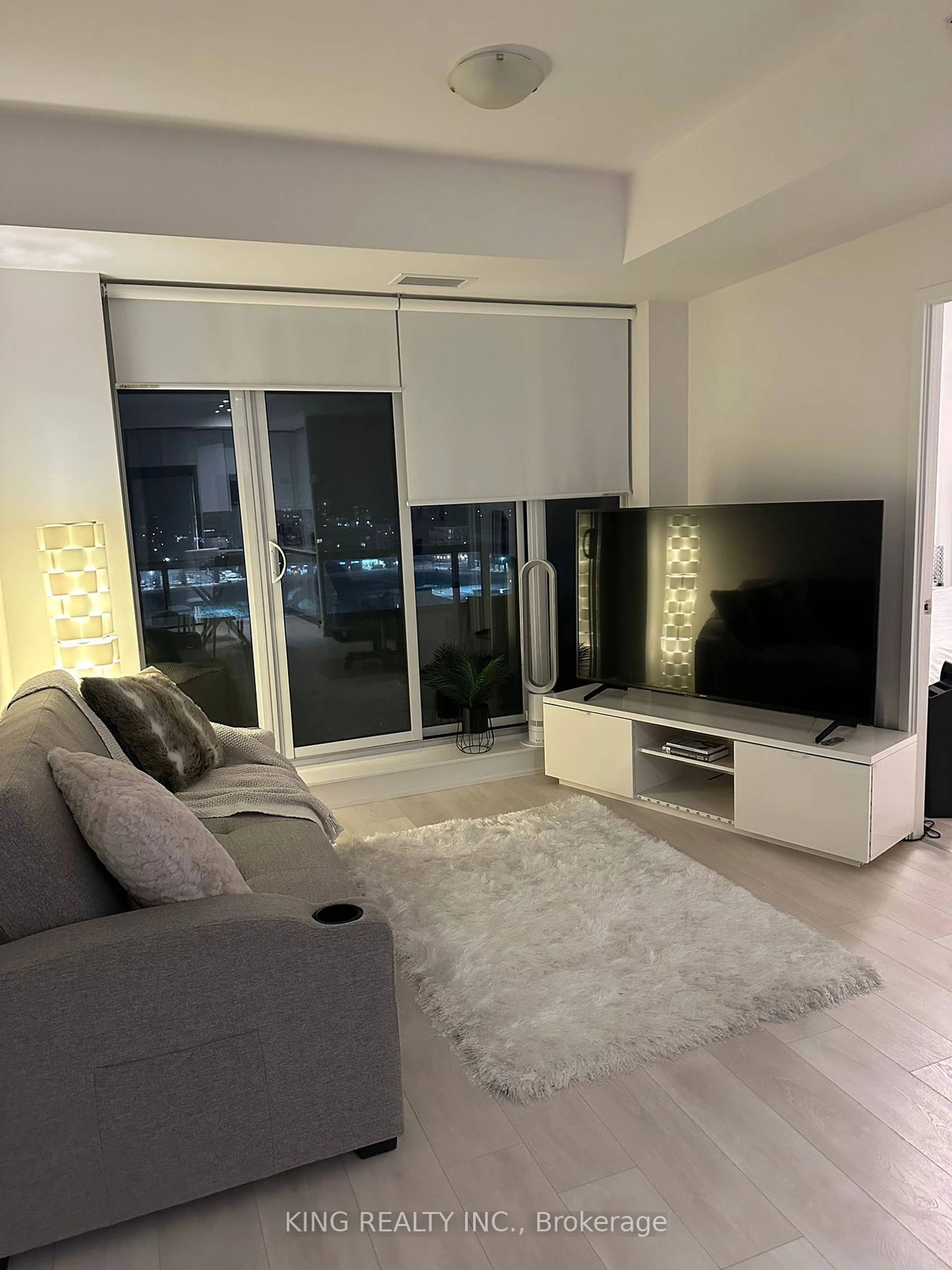 Living room with furniture, unknown for 297 Oak Walk Dr #810, Oakville Ontario L6H 6Z3