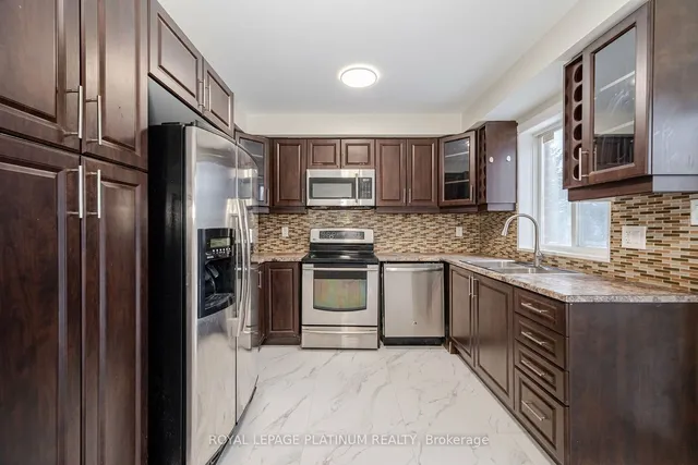Additional property image - 10 Spadina Rd