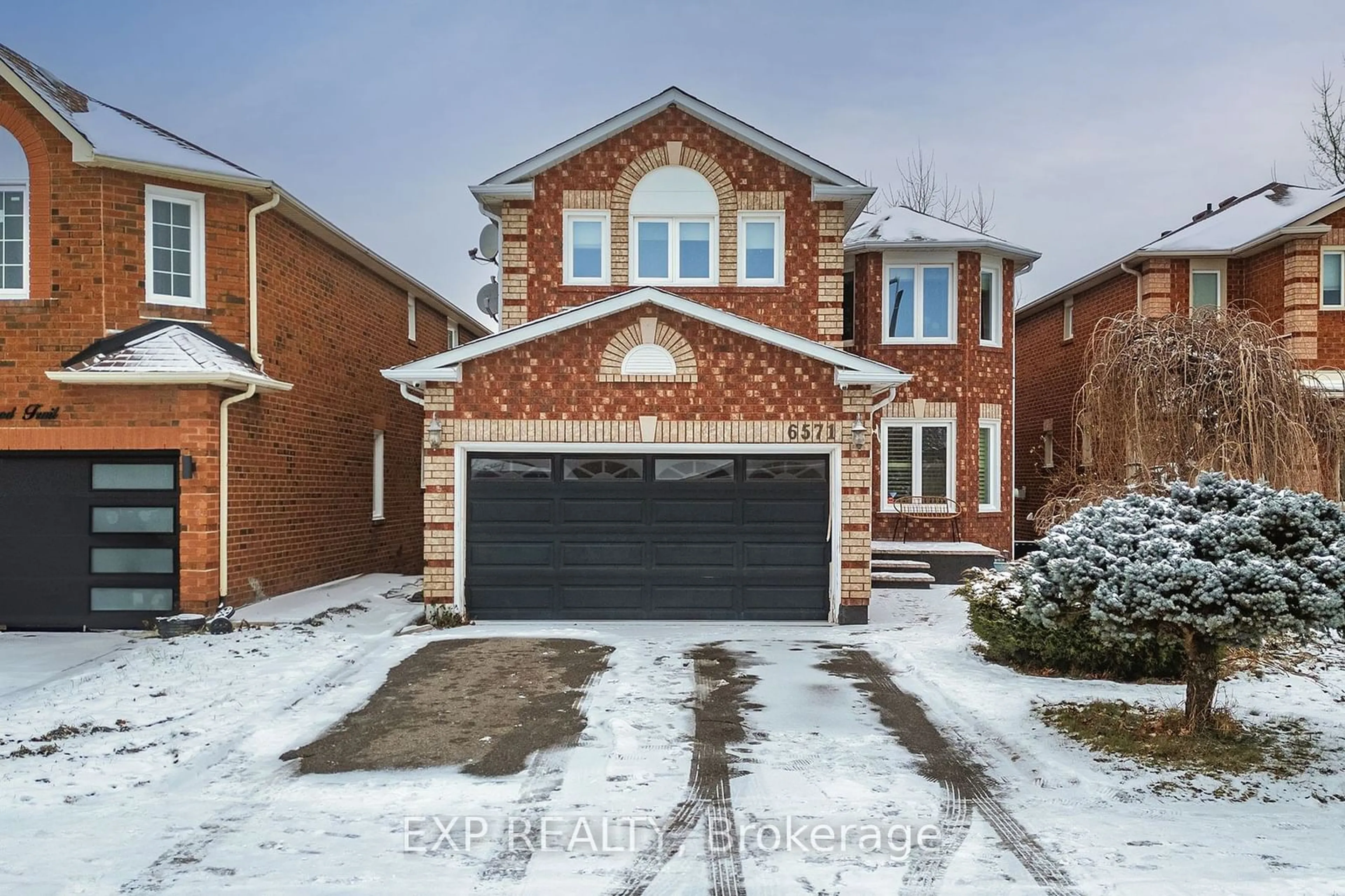 Home with brick exterior material, street for 6571 Alderwood Tr, Mississauga Ontario L5N 6W3