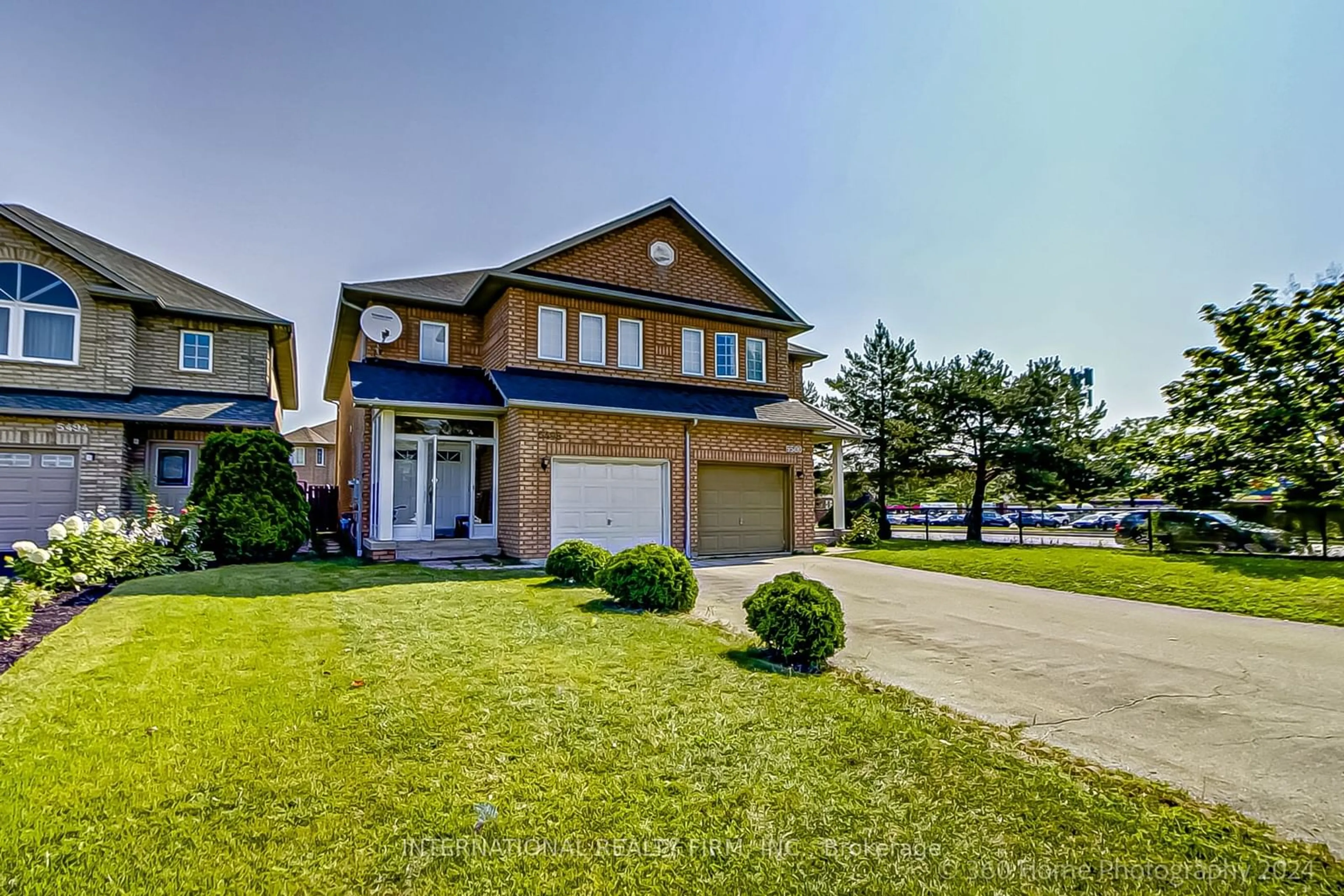 Home with brick exterior material, street for 5498 Tree Crest Crt, Mississauga Ontario L5R 3Z8