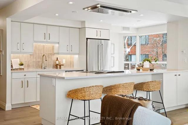 Additional property image - 2210 Lakeshore Rd Unit 202