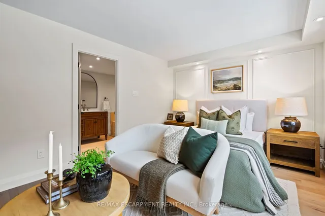Additional property image - 2210 Lakeshore Rd Unit 202