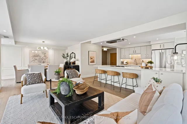 Additional property image - 2210 Lakeshore Rd Unit 202