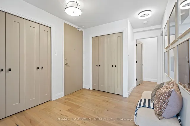 Additional property image - 2210 Lakeshore Rd Unit 202