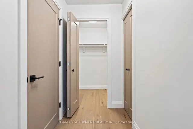 Additional property image - 2210 Lakeshore Rd Unit 202