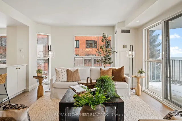 Additional property image - 2210 Lakeshore Rd Unit 202