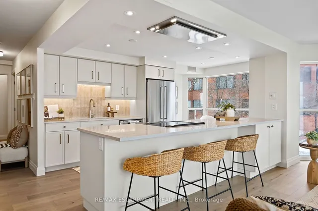 Additional property image - 2210 Lakeshore Rd Unit 202
