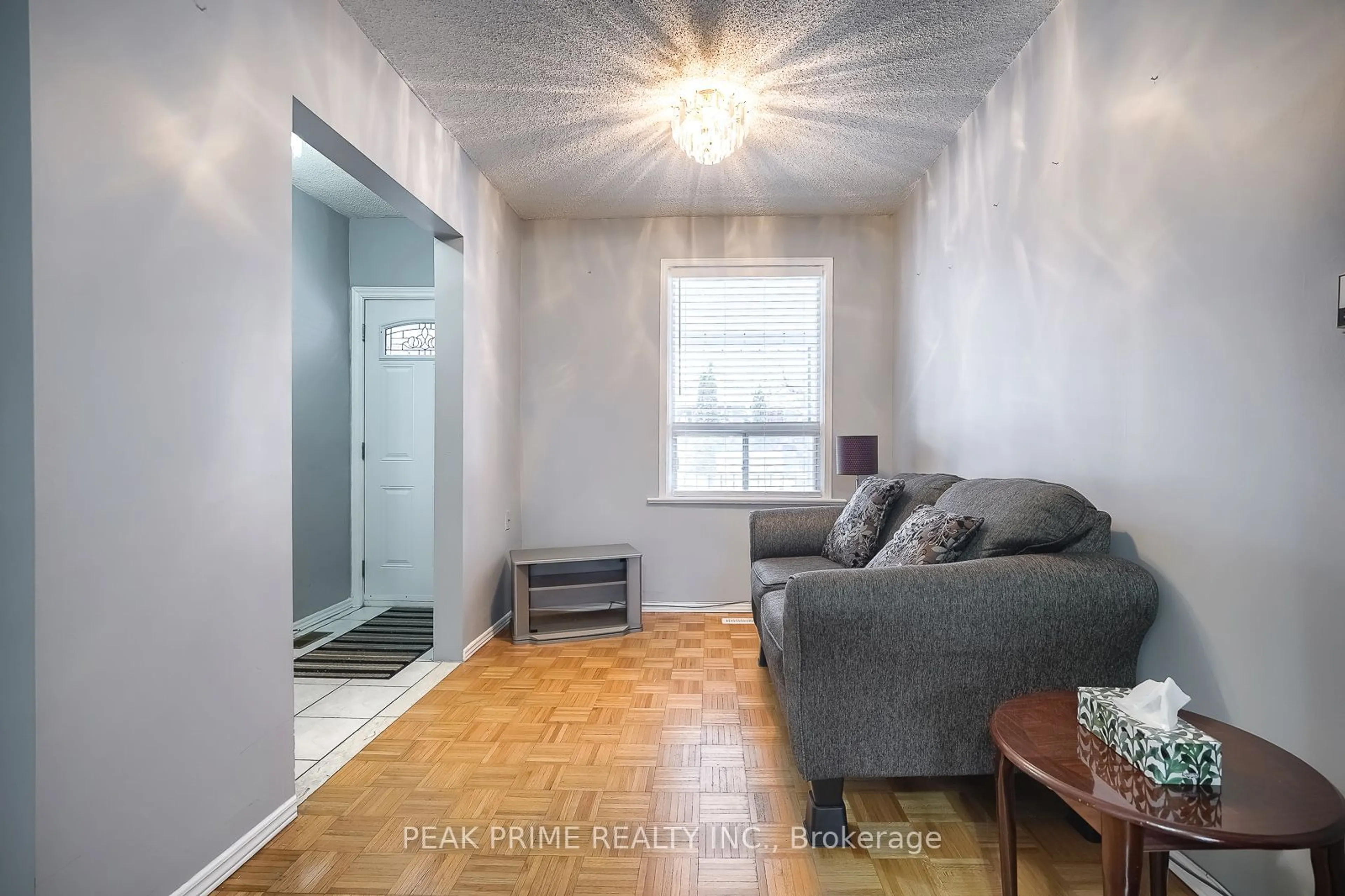 Living room with furniture, unknown for 11 Bloem Ave, Toronto Ontario M6E 1R9