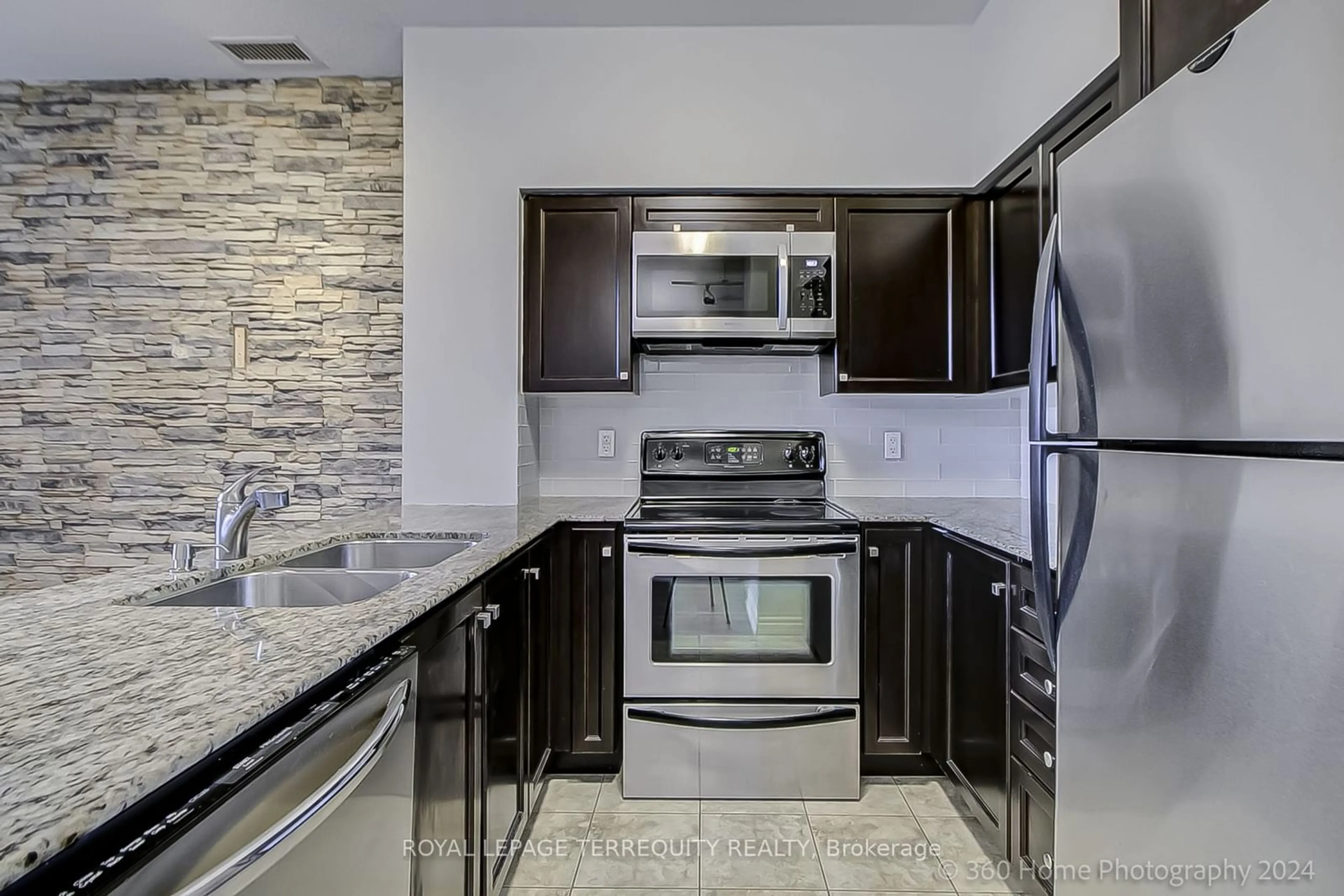 Standard kitchen, ceramic/tile floor for 2772 Keele St #101, Toronto Ontario M3M 0A3